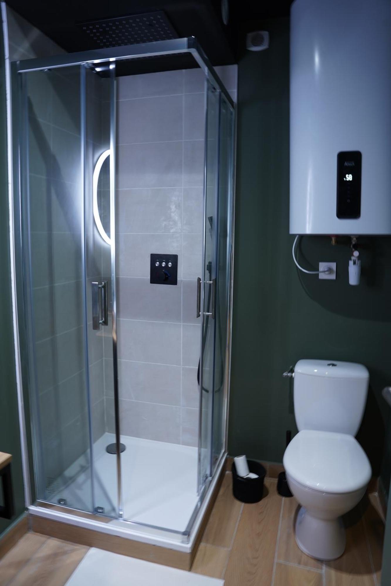 Junglia Suite - Spa & Cine Μπουργκ-αν-Μπρες Εξωτερικό φωτογραφία